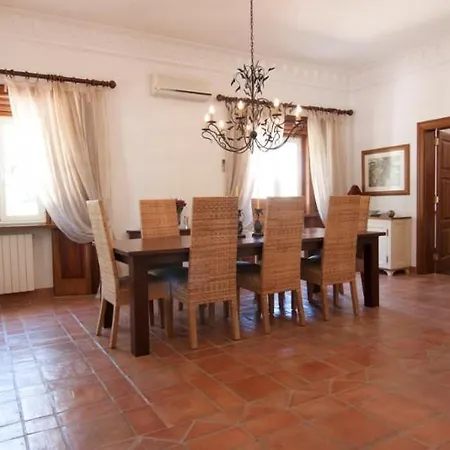 Sleeps 9 Pool Air Con Wifi Villa
