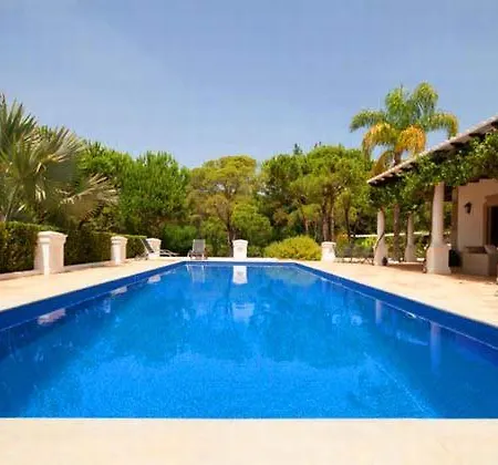 Sleeps 9 Pool Air Con Wifi Villa