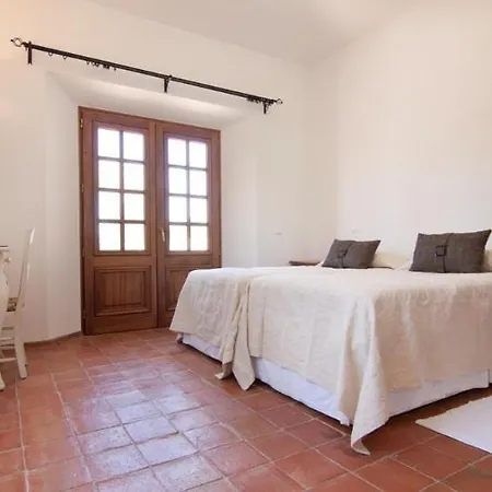 Villa Sleeps 9 Pool Air Con Wifi